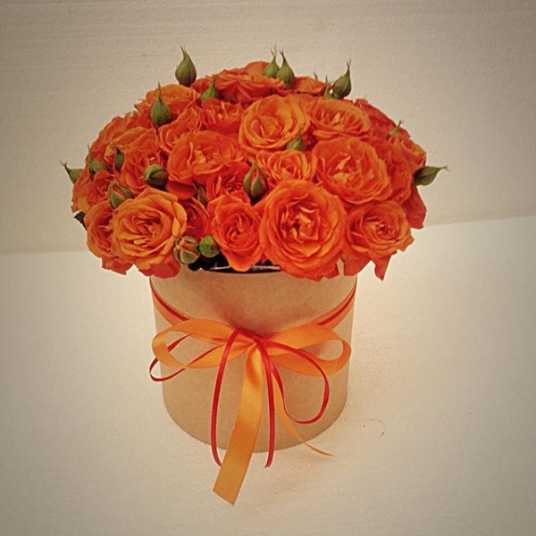 Розы в коробке "Оранжевый день"